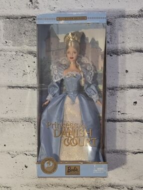 Barbie Princess of the Danish Court 2002 Dolls of the World NRFB